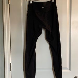 Wunder under Lululemon 7/8 leggings